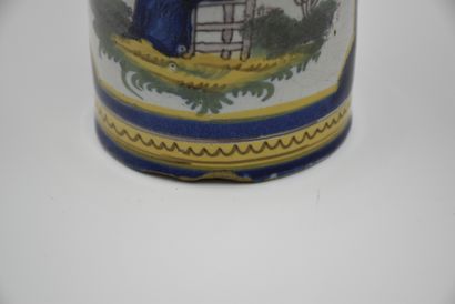 null Mug in earthenware of Brussels around 1800 decorated with a lady sitting with...