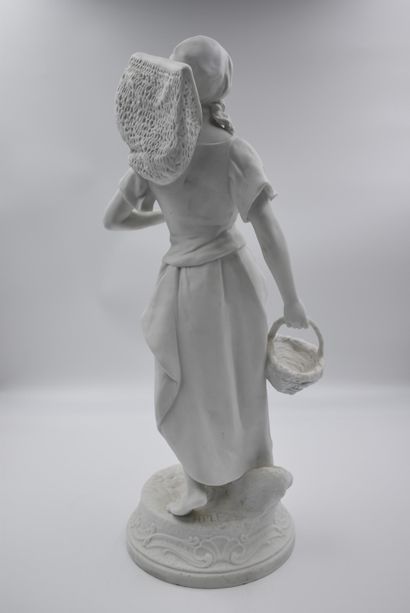 null Romantic sculpture around 1900 in white cookie. The return of the fishing. Ht...