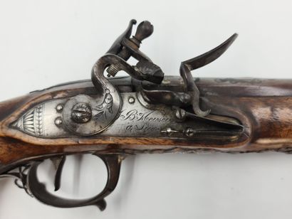 null Pair of dueling pistols early 19th century signed Jean Baptiste Heuseux in Liege....