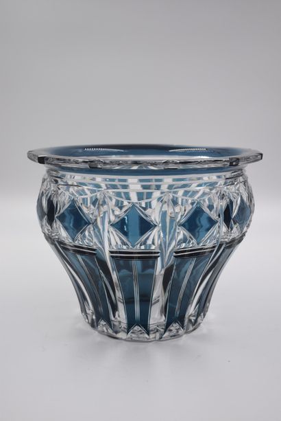 null Imposant vase milieu de table art déco en cristal doublé turquoise du val Saint...