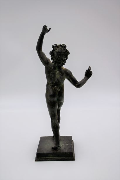 null 
Le faune de Pompéi. Bronze à patine verte fin XIXème. Provenance : Georges...