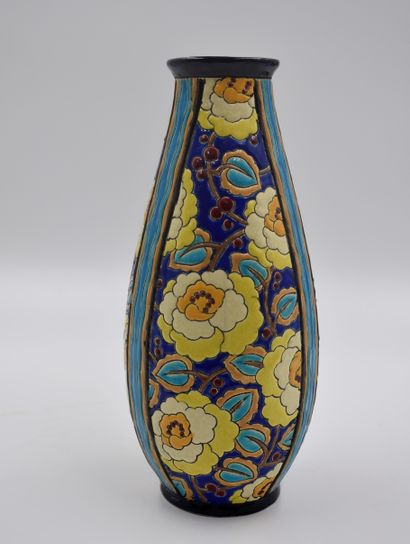 null Vase Boch Keramis à décors de fleurs en émaux. Ht: 32 cm. 



Boch Keramis vaas...
