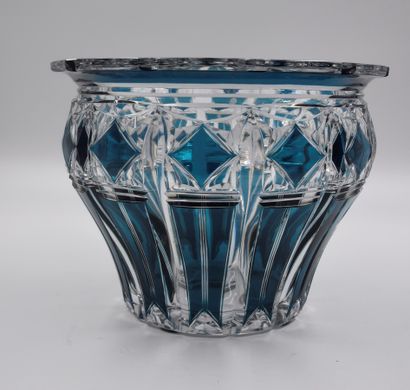 null Imposant vase milieu de table art déco en cristal doublé turquoise du val Saint...