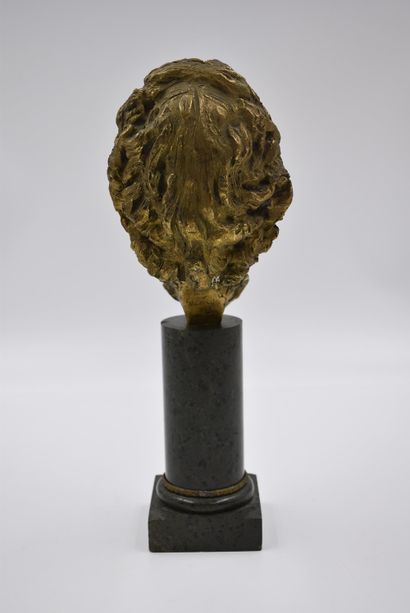 Antonio LUCARDA (1904-1993) Antonio LUCARDA (1904-1993). Buste en bronze doré représentant...