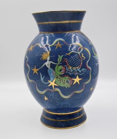 null Raymond Chevallier. Imposant vase Boch Keramis représentant des sirènes, des...