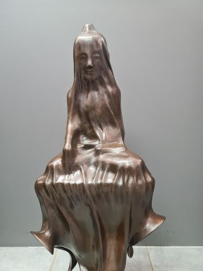 Avi KENAN (1951). 
Avi KENAN (1951). Nirvana. Sculpture en bronze à patine brune...