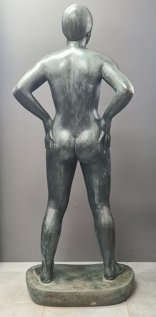 René HARVENT (1925-2004). 勒内-哈文特（1925-2004）。美丽的普利宾人。1952-1953.栩栩如生的青铜器，绿色阴影的铜锈。诺拉的原始石膏，美丽的普雷贝恩在1952-1953年被重新加工。根据这个模型，我们一次性制作并铸造了两个青铜样板。我们介绍的这个模型是由艺术家自己凿出来的，并被赋予了绿蓝色的铜锈。第二张有一个细微的差别：阴部的缝隙被刻上了。石膏已被破坏。该作品被列入Guy...