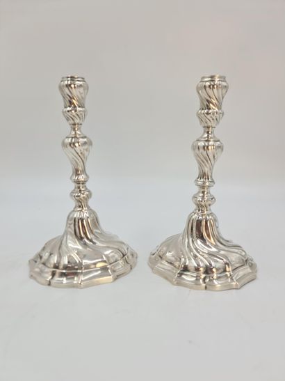 null Lot of two 18th century candlesticks in solid silver with Liège hallmarks (false...