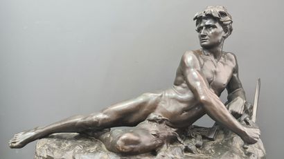 null Léon BONDUEL (1857-1928). Important bronze à patine verte foncée représentant...