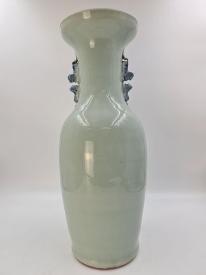 null 中国瓷器花瓶上的动画人物。高度：60厘米。



中国瓷器花瓶，有动画人物。高度：60厘米。