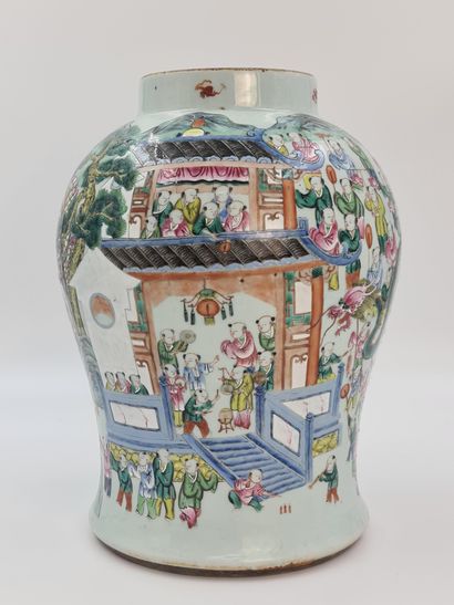 null Porcelain vase of China XIXth century decorated with children and kites with...