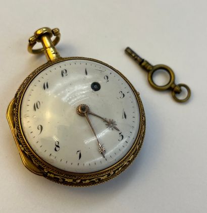null Onion pocket watch with cock, 18th century, in 18k gold. Decoration in low relief...