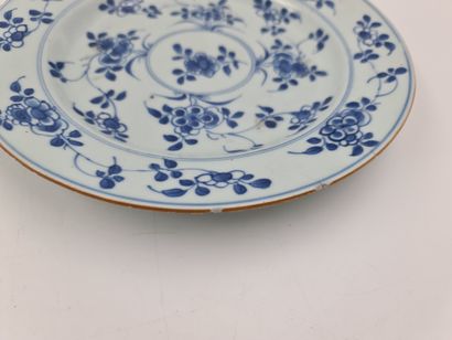 null Set of 7 various plates decorated with floral compositions, furniture objects....