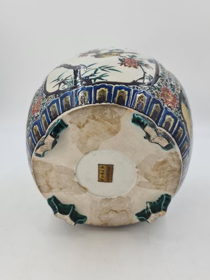 null Kutani polychrome porcelain cover pot, the poly-lobed wall decorated with birds...