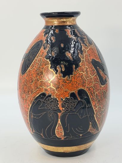 Charles CATTEAU (1880-1966) Charles CATTEAU (1880-1966) Boch Keramis艺术装饰花瓶。"珀尔修斯和戈尔贡斯"。D.2074.高度：31厘米。

Charles...