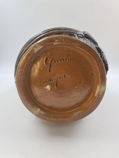 Roger GUERIN (1896-1954). 罗杰-盖林（1896-1954）。炻器花瓶，有收获的装饰。独特的作品。高度：46厘米。

罗杰-盖林（189...