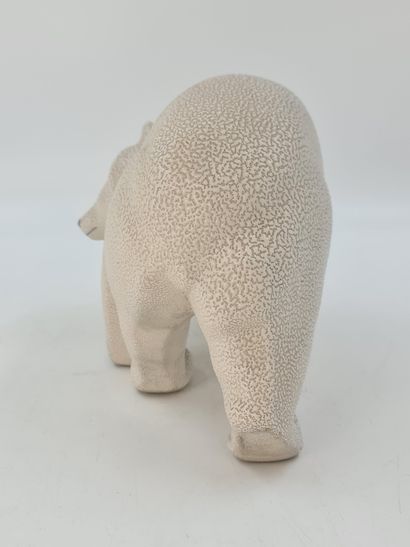 null Art deco polar bear from the Sèvres factory. Height: 20 cm. Length: 32cm.
