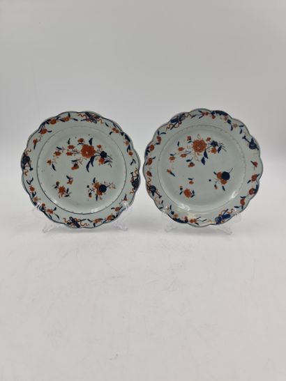 null Set of four porcelain plates of the Compagnie des Indes with "Chinese Imari"...