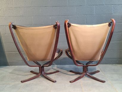 Ressel SIGUR (1920-2010) Ressel SIGUR（1920-2010）。一对扶手椅，型号为''Falcon''。高度：100厘米 长度：70厘米...