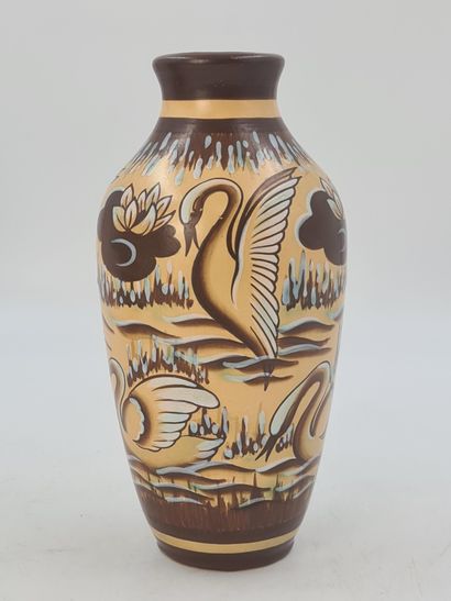 Charles CATTEAU (1880-1966). Charles CATTEAU (1880-1966). Boch Keramis vase decorated...