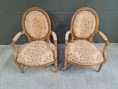 null Series of four molded oak armchairs of Louis XVI period. Tapestry with small...
