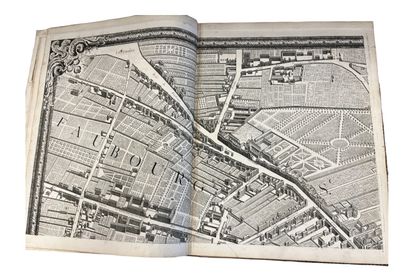 TURGOT (Michel-Étienne) 图尔戈（Michel-Étienne）。巴黎的地图。S.l.[巴黎]，1739年。大对开本，大理石花纹小牛皮，镀金花边，四角有百合花，中间有纹章，书脊饰有镀金百合花，边缘有装饰，内部有花边，边缘镀金（时期装订）。最著名的巴黎平面图--《图尔戈特平面图》的创刊号，由克劳德-卢卡斯根据路易斯-布雷特兹的画作雕刻的20幅极好的双页版画和一张折叠的装配图组成。1734年，巴黎商人教务长米歇尔-艾蒂安-杜尔哥（1690-1751）下令制定新的首都规划。...