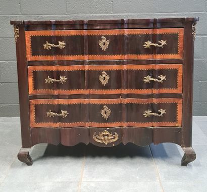 null Chest of drawers XIXth century with three violinated drawers in marquetry. Old...