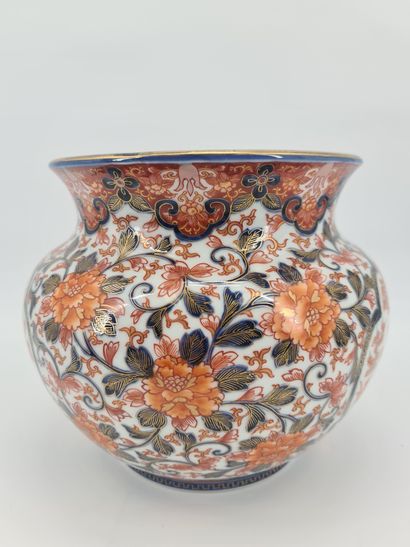 null Japan, end of the Meiji Taisho period Small Imari porcelain flared bowl with...
