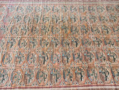 null Important tapis afghan vers 1940 -1950. Dimensions : 450 x 285 cm. Provenance...