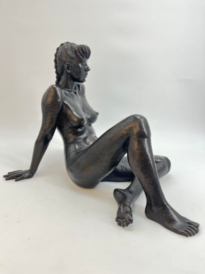 Irénée DURIEZ (1950) . Irénée DURIEZ (1950). Nude languid woman. Brown patina bronze,...