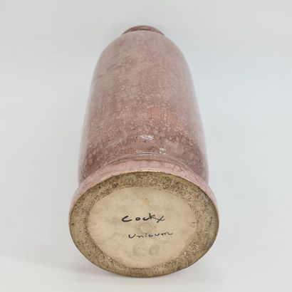Jan COCKX (1891-1976). Jan COCKX (1891-1976). Obus Unicum vase in pink tones. Circa...