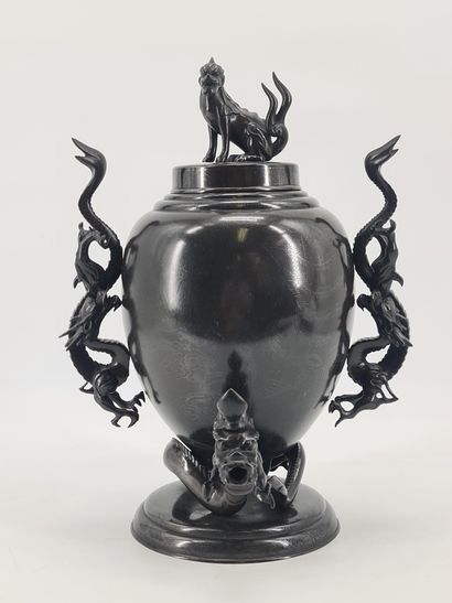 Bronze incense burner decorated with dragons...