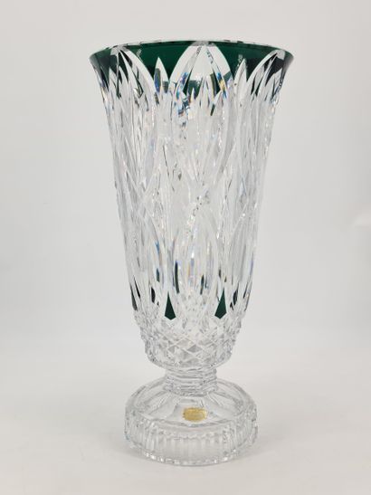 Important vase balustre en cristal du Val...
