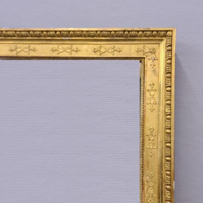 null Mirror in wood and gilded stucco circa 1840 in restoration style. Origin: Château...