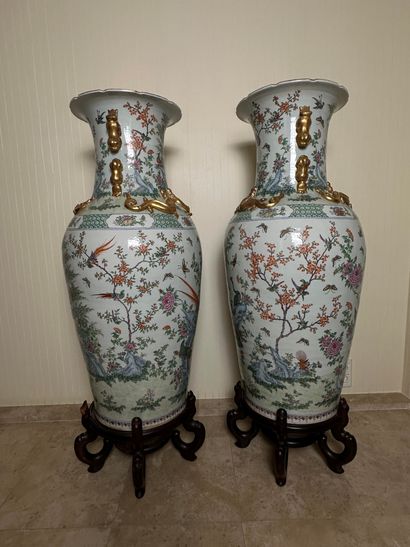 null China, high quality modern work. A pair of large baluster-shaped Palace vases...