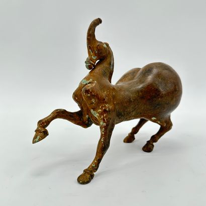 Daniel MONIC (1948-2015). Daniel MONIC (1948-2015). Stylized horse. Bronze with brown...