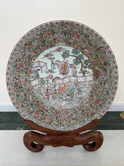 null China, modern work. Large porcelain and polychrome enamel dish decorated with...