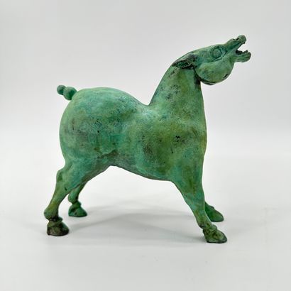 Daniel MONIC (1948-2015). Daniel MONIC (1948-2015). Stylized horse. Bronze with green...