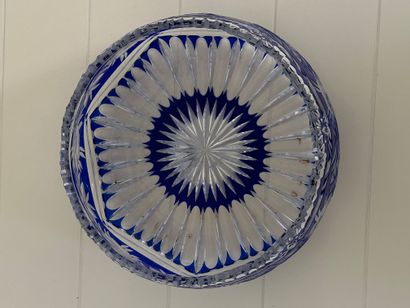 null Bohemian blue cut and lined crystal bowl. Height: 12 cm. Diameter: 23 cm.