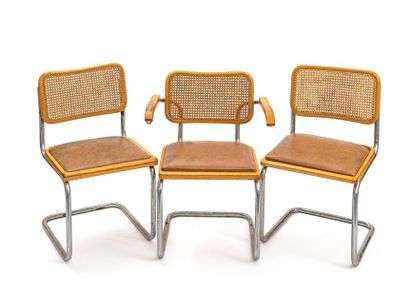 null D'après Marcel BRAUER (1902-1981)
Deux chaises et un fauteuil B32 dit "Cesca"
Structure...