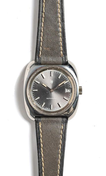 null LIP (Sport Coussin / Argenté Automatic Re?f. 43832), vers 1975
Montre sport...