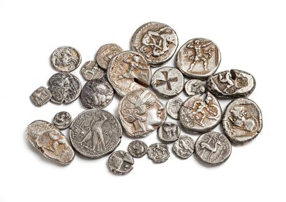 null Lot de monnaies grecques en argent comprenant :
Un tétradrachme d'Athènes (contremarqué)
seize...