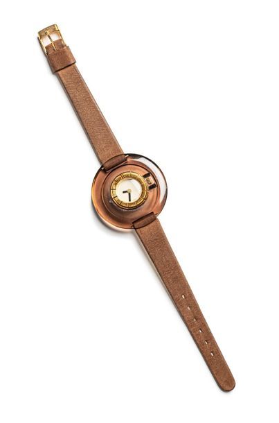 null LANVIN, vers 1975
Montre bracelet de dame de forme circulaire en plexiglass...