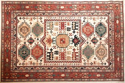 null Mechanical woollen carpet decorated with Kazakh geometric patterns

200 x 300...