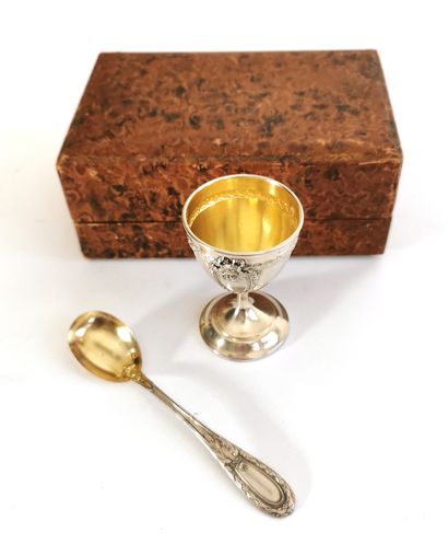 null Baptismal spoon and its 925 silver egg cup with neoclassical decoration of laurel...