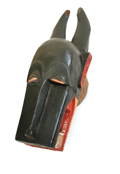 null AFRICA

Sculpted and painted wooden jackal's head for a wall lamp

Second half...