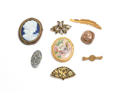 null Eight fancy brooches, two with enameled Limoges porcelain