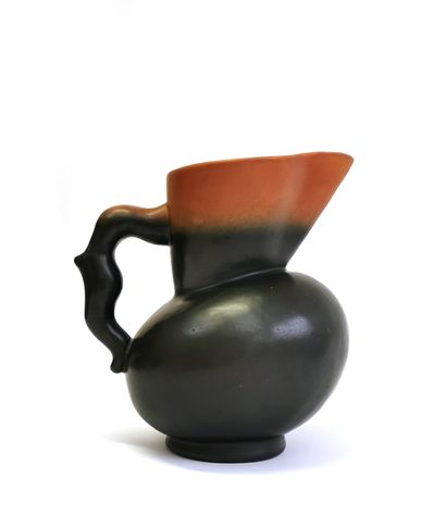 null Earthenware pitcher with black and ochre/red lid, strongly pronounced spout,...