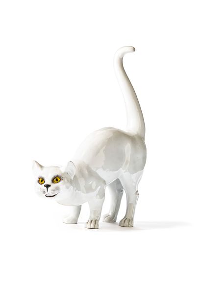 null Porcelain cat with glass eyes

H. 37,5 cm