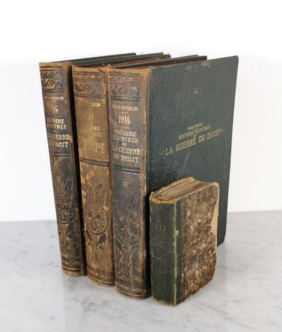 null Ensemble de quatre ouvrages : 
-	LES 7 CODES, 1858, avec Constitution des 20...